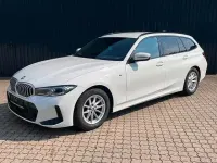 Gebraucht BMW 318 M Sport 156 PS (114 kW) 2024 Alpinweiß  uni Kombi