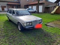 Gebraucht Mercedes 240 72 PS (52 kW) 1984 Silber Kombi