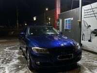 Gebraucht BMW 318 143 PS (105 kW) 2010 Blau Kombi