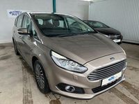 Gebraucht Ford S-MAX Titanium 190 PS (139 kW) 2019 Silber Van / Kleinbus