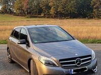 Gebraucht Mercedes B200 156 PS (114 kW) 2014 Grau Van / Kleinbus