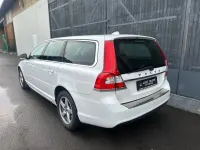 Gebraucht Volvo V70 120 PS (88 kW) 2016 Ice white Kombi