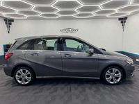 Gebraucht Mercedes B200 Style 156 PS (114 kW) 2018 Grau Van / Kleinbus