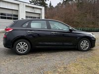 Gebraucht Hyundai i30 Style 120 PS (88 kW) 2017 Schwarz Limousine