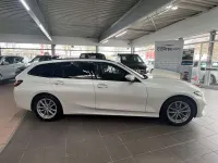 Gebraucht BMW 318 Sport Line 150 PS (110 kW) 2022 Mineralweiss Kombi