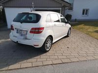 Gebraucht Mercedes B180 116 PS (85 kW) 2011 Weiß Van / Kleinbus