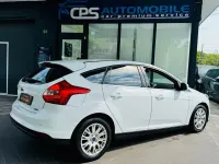 Gebraucht Ford Focus Champions Edition 116 PS (85 kW) 2013 Weiß Limousine