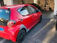 Gebraucht Toyota Aygo 68 PS (50 kW) 2010 Rot Kleinwagen