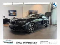 Neu BMW 550e Performance 489 PS (359 kW) 2026 Schwarz Kombi