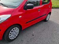 Gebraucht Hyundai i10 67 PS (49 kW) 2010 Rot Kleinwagen