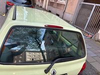 Second-hand Renault Twingo 58 CP (42 kW) 2005 Verde Hatchback