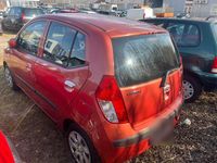 Gebraucht Hyundai i10 78 PS (57 kW) 2009 Rot Kleinwagen