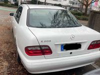 gebraucht Mercedes E200 Classic