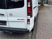 Gebraucht Opel Vivaro 145 PS (106 kW) 2017 Weiß Van / Kleinbus