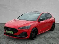 Używany Ford Focus ST 280 KM (205 kW) 2024 Czerwony Sedan/Limuzyna