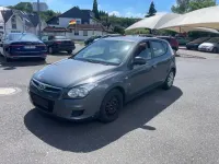 Gebraucht Hyundai i30 109 PS (80 kW) 2010 Grau Kombi