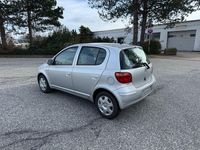 Gebraucht Toyota Yaris Sol 65 PS (47 kW) 2004 Silber Limousine