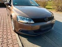 Gebraucht VW Jetta 105 PS (77 kW) 2011 Braun Limousine