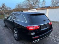Gebraucht Mercedes E220 194 PS (142 kW) 2018 Obsidianschwarz  metalliclack Kombi