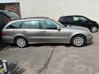 Gebraucht Mercedes E270 177 PS (130 kW) 2003 Gold Kombi