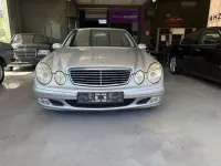 Gebraucht Mercedes E220 150 PS (110 kW) 2002 Brillantsilber Limousine