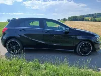 Gebraucht Mercedes A180 122 PS (89 kW) 2013 Schwarz Kleinwagen