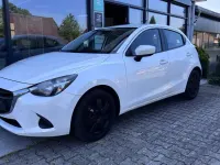 Gebraucht Mazda 2 Center-Line 75 PS (55 kW) 2015 Satinweiss metallic Kleinwagen