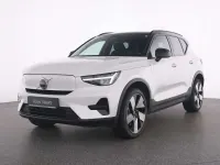 Gebraucht Volvo XC40 Core 169 kW (231 PS) 2023 Weiß crystal white / metallic SUV
