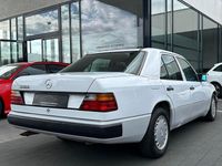 Gebraucht Mercedes E320 220 PS (161 kW) 1992 Weiß Limousine