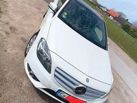 Gebraucht Mercedes B180 122 PS (89 kW) 2012 Weiß Van / Kleinbus