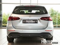Gebraucht Mercedes B200 Progressive 163 PS (119 kW) 2024 Lack hightechsilber Van / Kleinbus