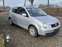 Gebraucht VW Polo Comfortline 64 PS (47 kW) 2004 Silber Kleinwagen