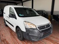 Gebraucht Peugeot Partner 75 PS (55 kW) 2018 Weiß Van / Kleinbus