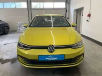 Gebraucht VW Golf VIII Life 150 PS (110 kW) 2020 Gelb Limousine