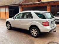 Gebraucht Mercedes ML320 224 PS (164 kW) 2006 Silber SUV