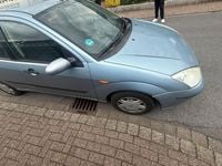 Second-hand Ford Focus 80 CP (58 kW) 2004 Albastru Hatchback