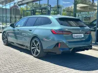 Gebraucht BMW i5 M Sport 250 kW (340 PS) 2025 Cape york grün Kombi