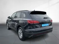 Second-hand VW Touareg Basis 231 CP (169 kW) 2022 Albastru SUV