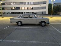 Gebraucht Mercedes 220 95 PS (69 kW) 1964 Beige Limousine