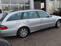 Gebraucht Mercedes E200 184 PS (135 kW) 2009 Iridiumsilber Kombi