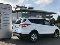 Gebraucht Ford Kuga Trend 150 PS (110 kW) 2015 Weiß SUV