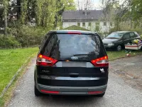 Usata Ford Galaxy 140 CV (102 kW) 2007 Andere farben Monovolume