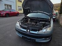 Gebraucht Peugeot 206 Premium 75 PS (55 kW) 2000 Silber Limousine