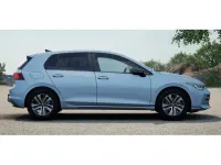 Neu VW Golf VIII 116 PS (85 kW) 2026 Crystal ice blue metallic Limousine