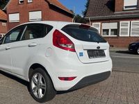 Gebraucht Ford Fiesta Trend 75 PS (55 kW) 2009 Weiß Limousine