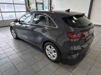 Usado Kia Ceed Vision 160 CV (117 kW) 2022 Plateado Utilitario