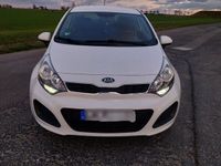 gebraucht Kia Rio 1.2 85PS 2013, 64.500KM, 5500€ VB (Motor klackert)