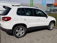 Gebraucht VW Tiguan 140 PS (102 kW) 2011 Weiß SUV
