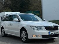 Gebraucht Skoda Superb 125 PS (91 kW) 2011 Weiß Kombi