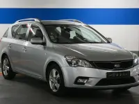 Gebraucht Kia Ceed Sportswagon 125 PS (91 kW) 2012 Machine silver (metallic) Kombi